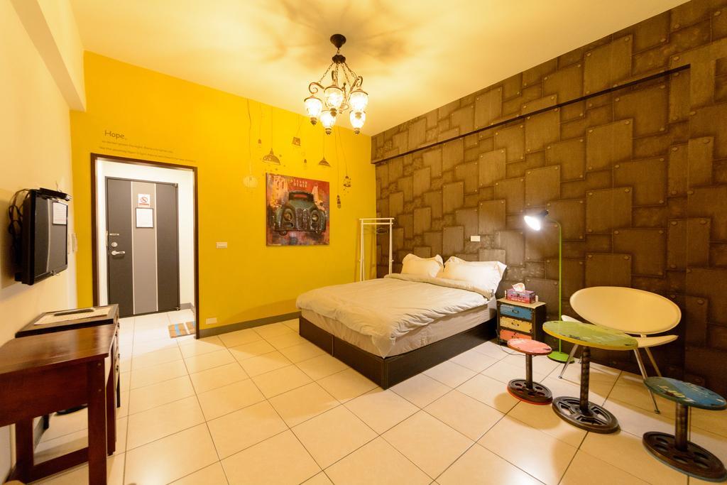 Play House Hotel Tainan Exterior photo